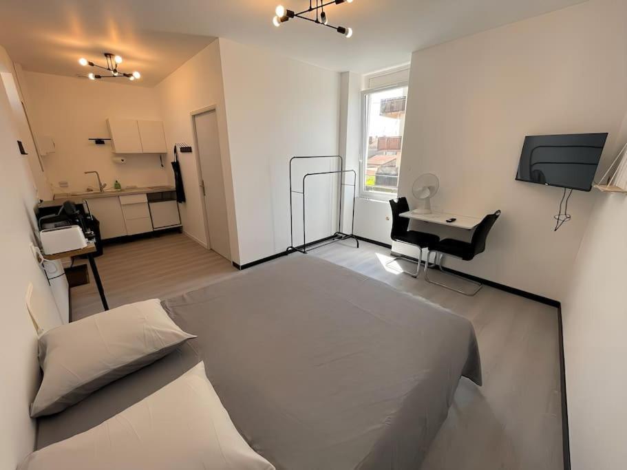 Studio B2 20M2 Cosy 5Min A Pied Des Gares Roanne Exterior foto
